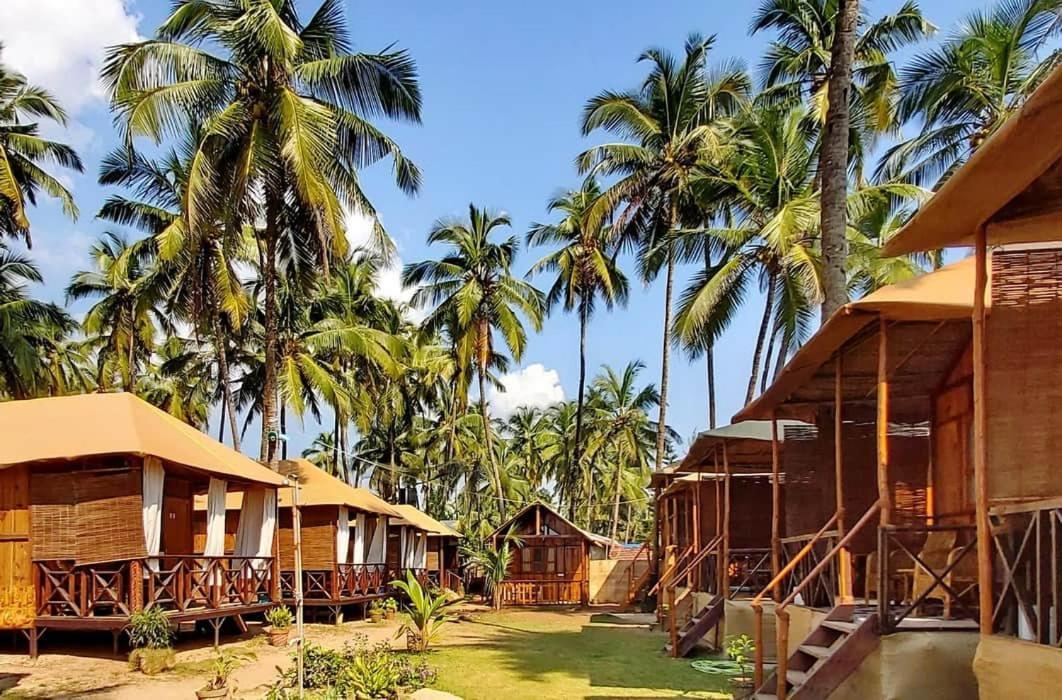 Big Fish Hotel คานาโคนา ภายนอก รูปภาพ